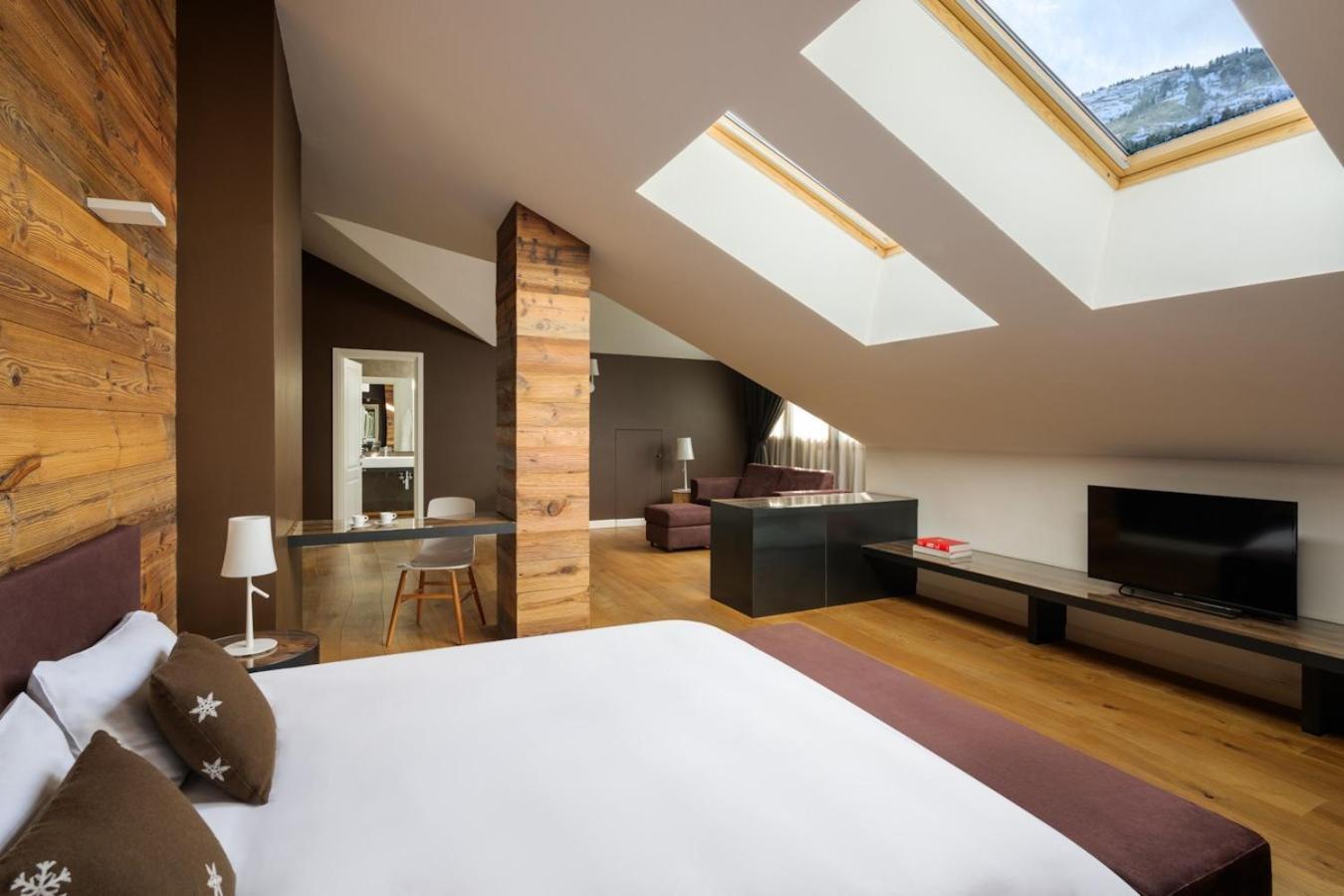 Montana Lodge & Spa, By R Collection Hotels Ла Туил Екстериор снимка