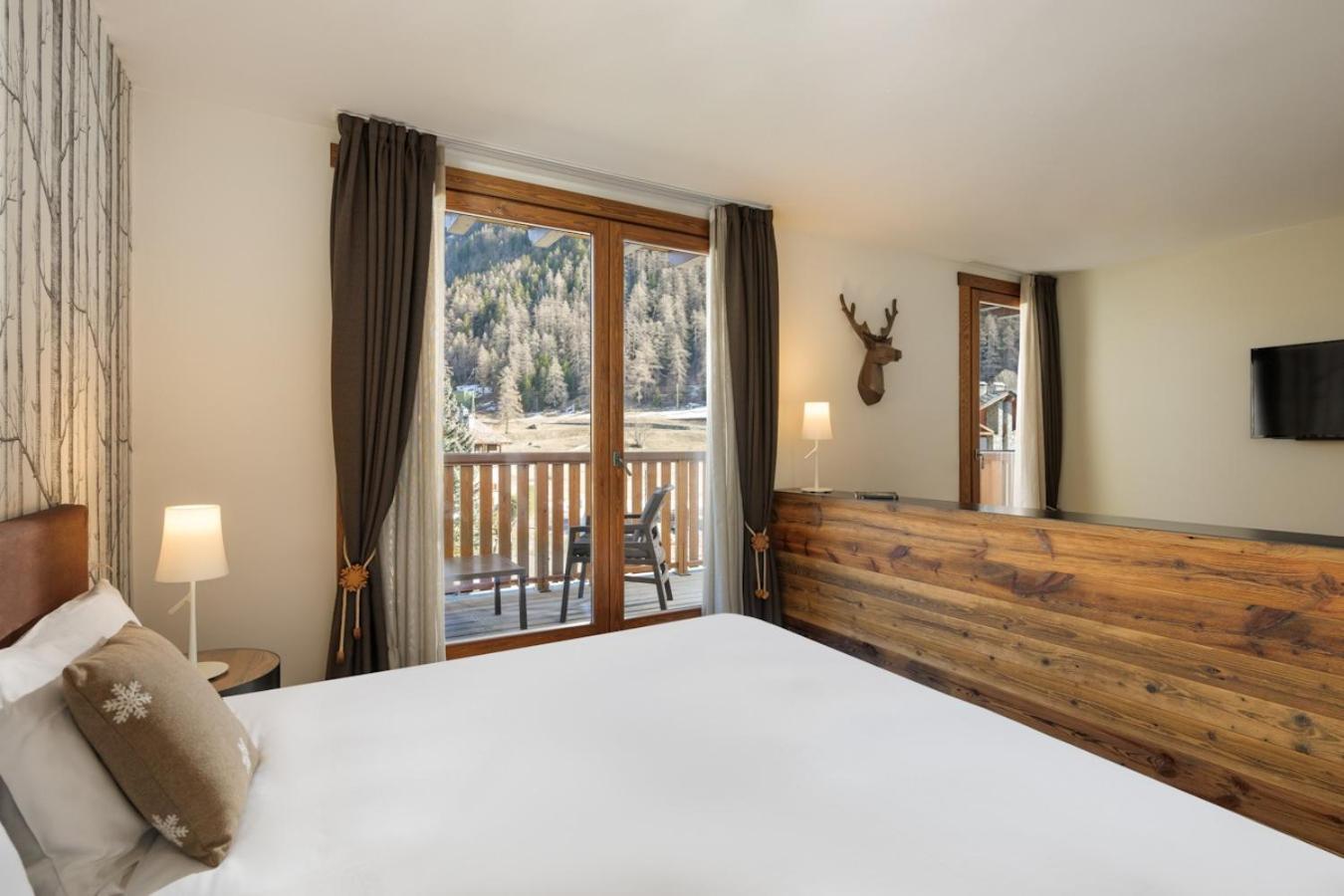Montana Lodge & Spa, By R Collection Hotels Ла Туил Екстериор снимка