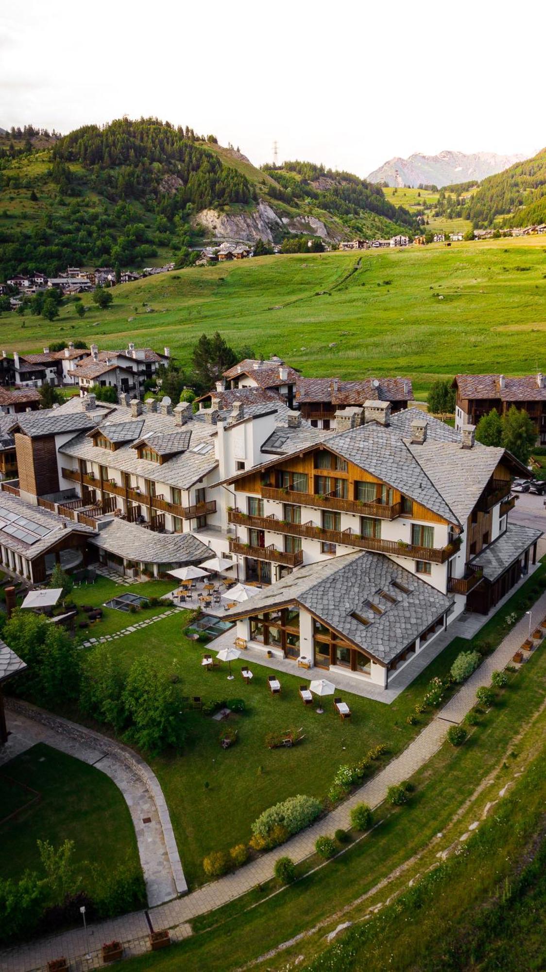 Montana Lodge & Spa, By R Collection Hotels Ла Туил Екстериор снимка