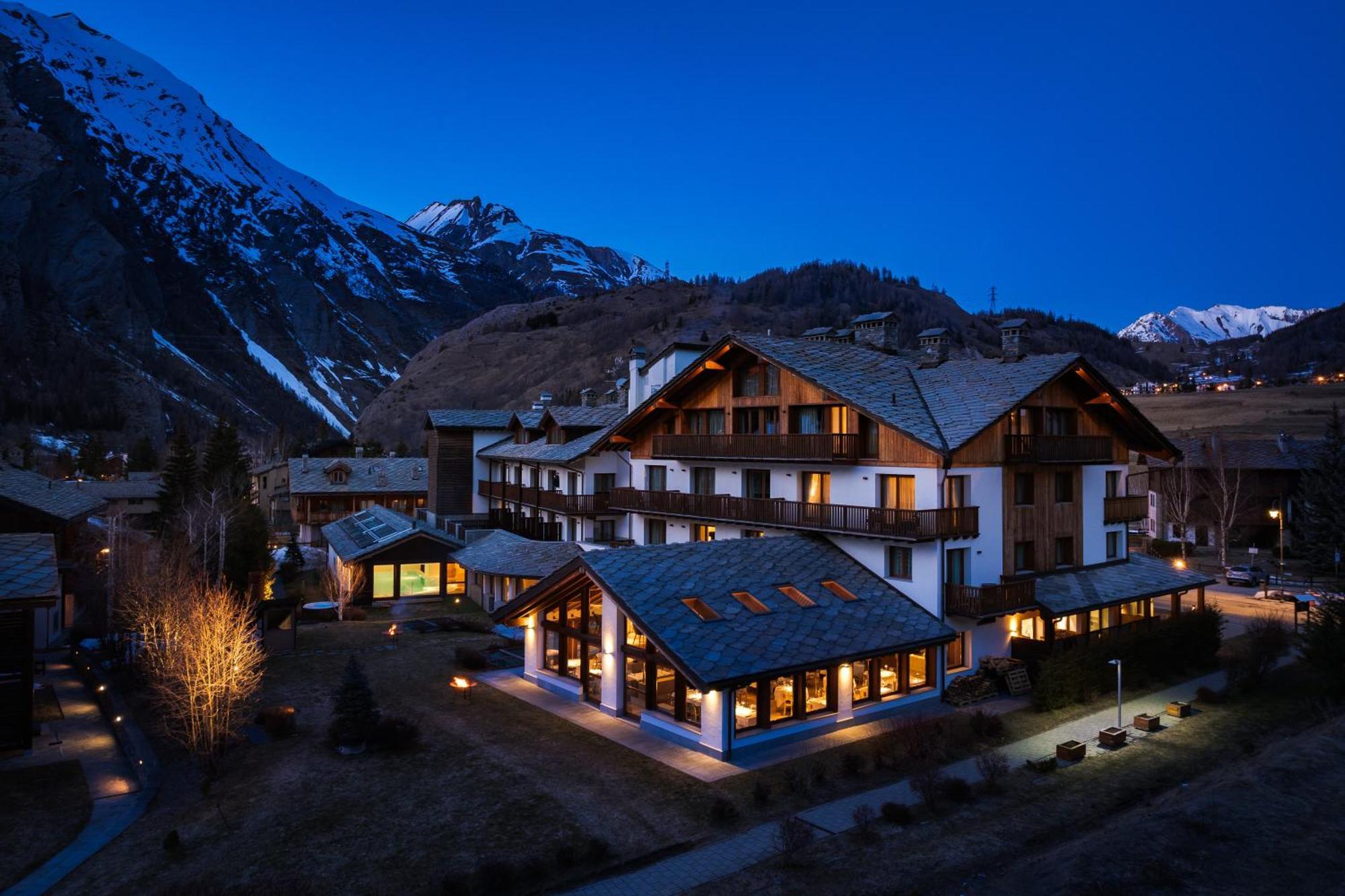 Montana Lodge & Spa, By R Collection Hotels Ла Туил Екстериор снимка