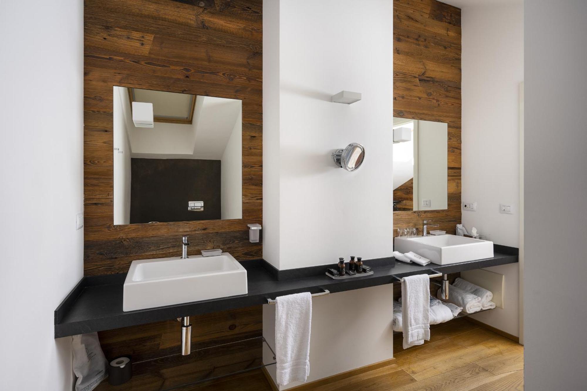 Montana Lodge & Spa, By R Collection Hotels Ла Туил Екстериор снимка