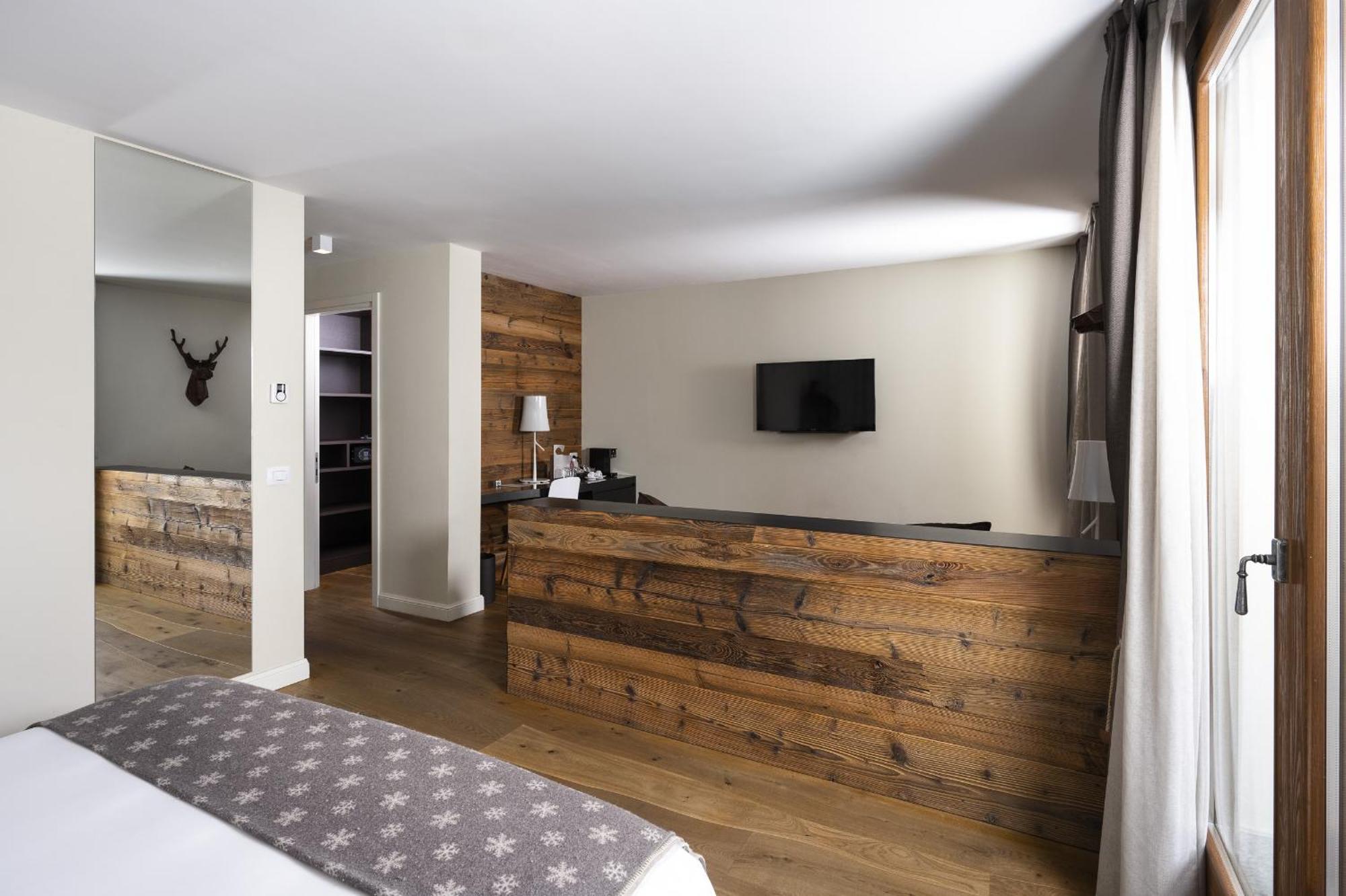Montana Lodge & Spa, By R Collection Hotels Ла Туил Екстериор снимка