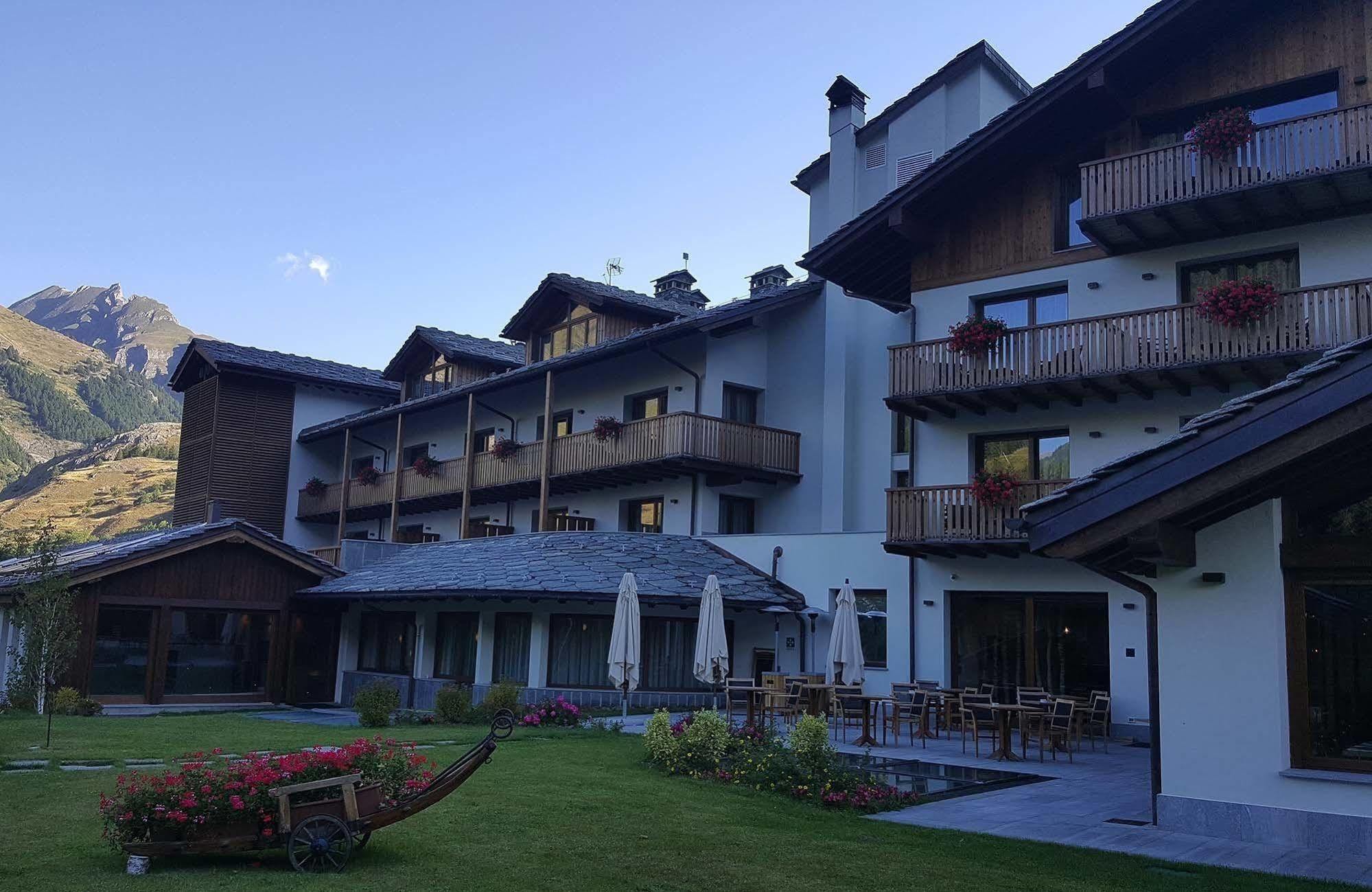 Montana Lodge & Spa, By R Collection Hotels Ла Туил Екстериор снимка